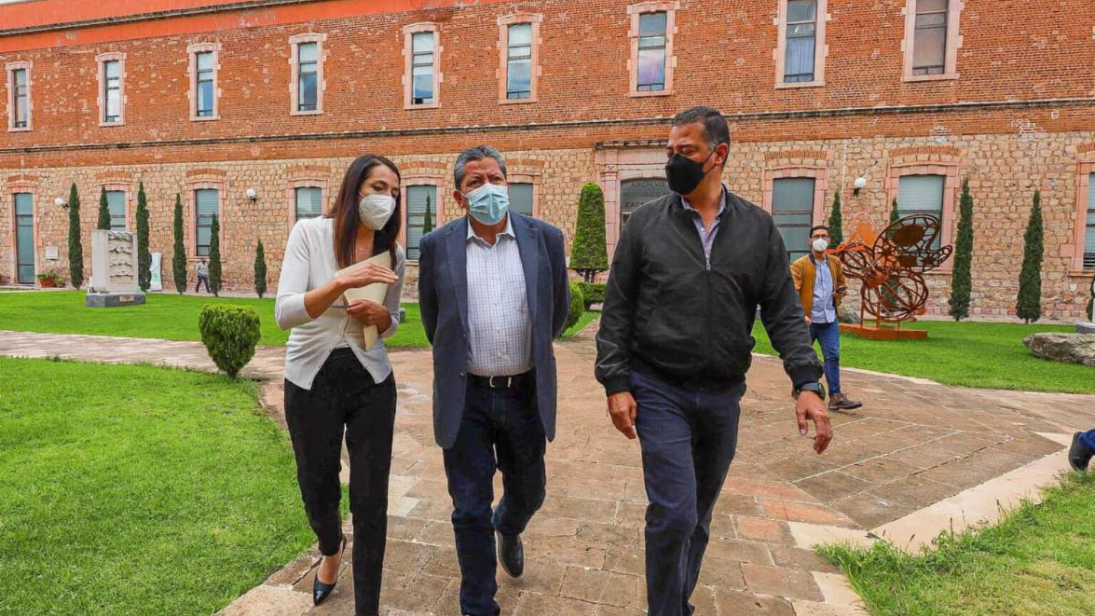 Ma. de Jesús Muñoz Reyes directora del IZC & David Monreal Ávila Gobernador del Estado Zacatecas