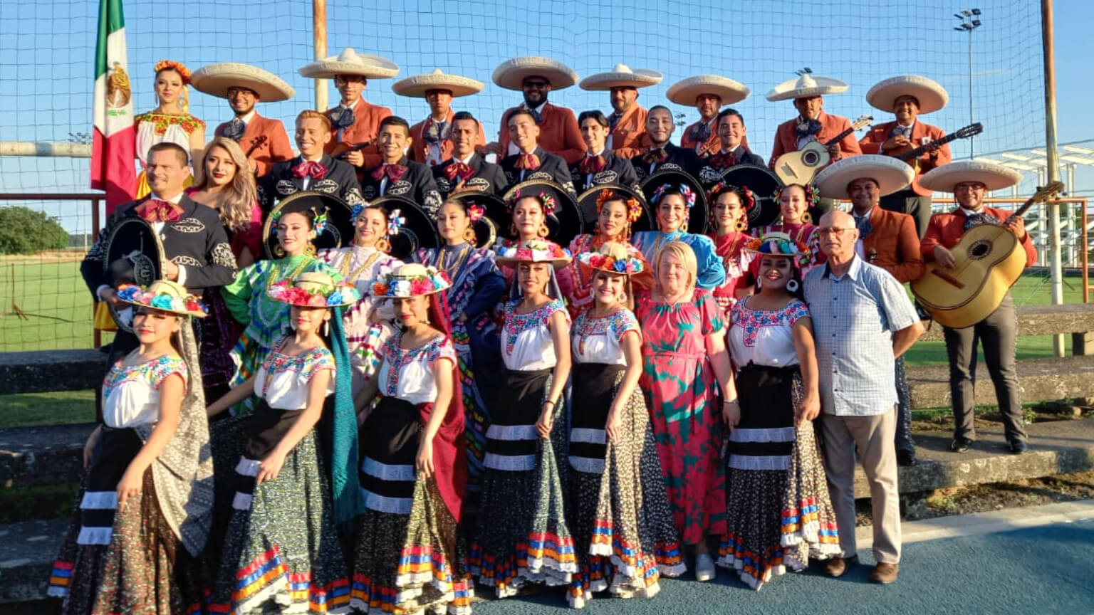 Lleva en cada una de sus actuaciones un repertorio histórico de México