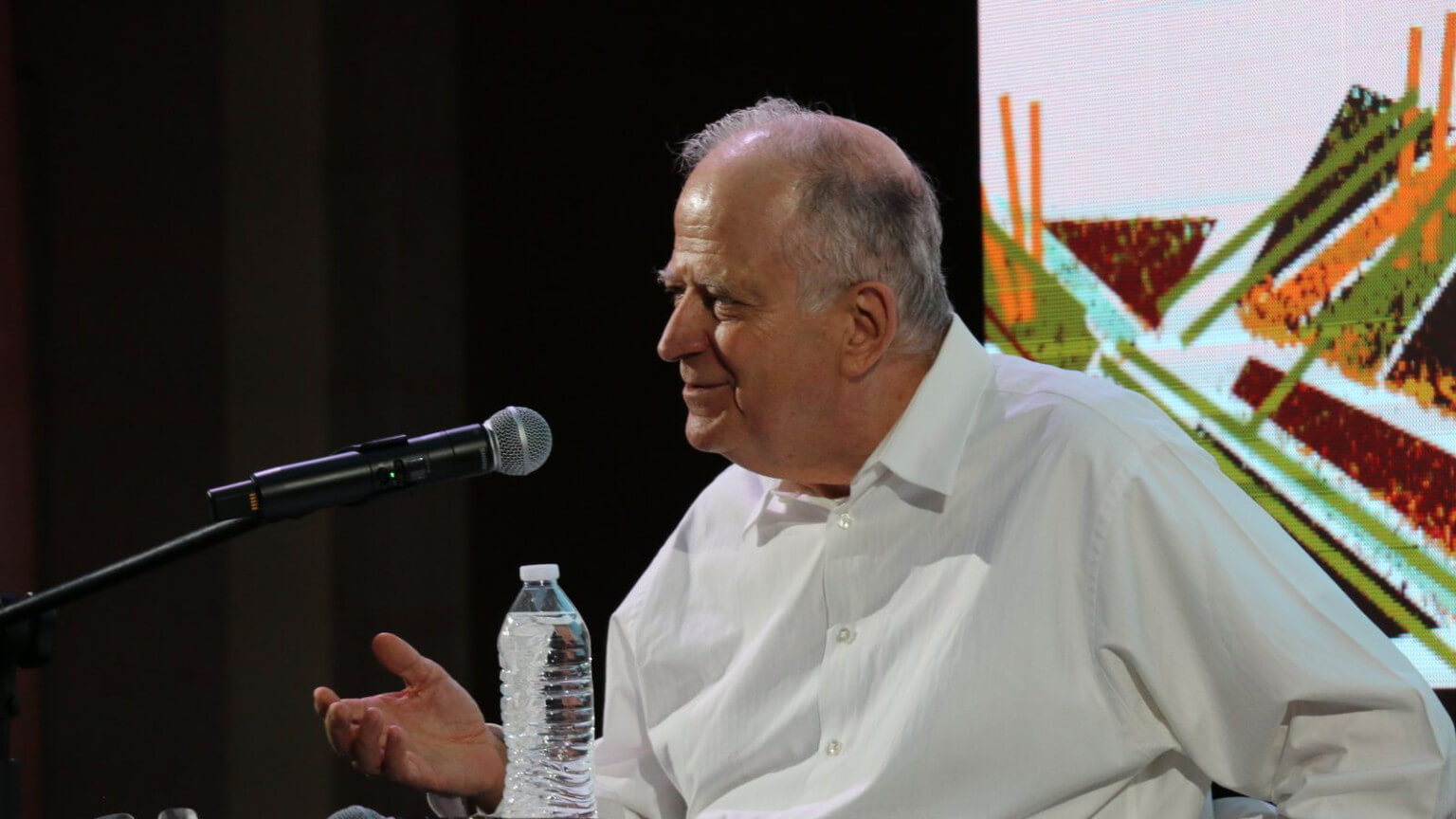 Hubo lectura de poesía y un recuento anecdótico sobre López Velarde y su relación con la figura femenina