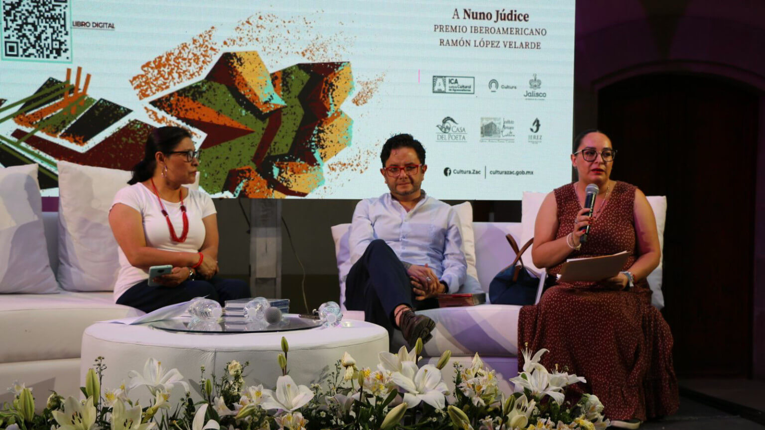 El día de actividades cerró de manera magistral con la conferencia de Luis Vicente de Aguinaga