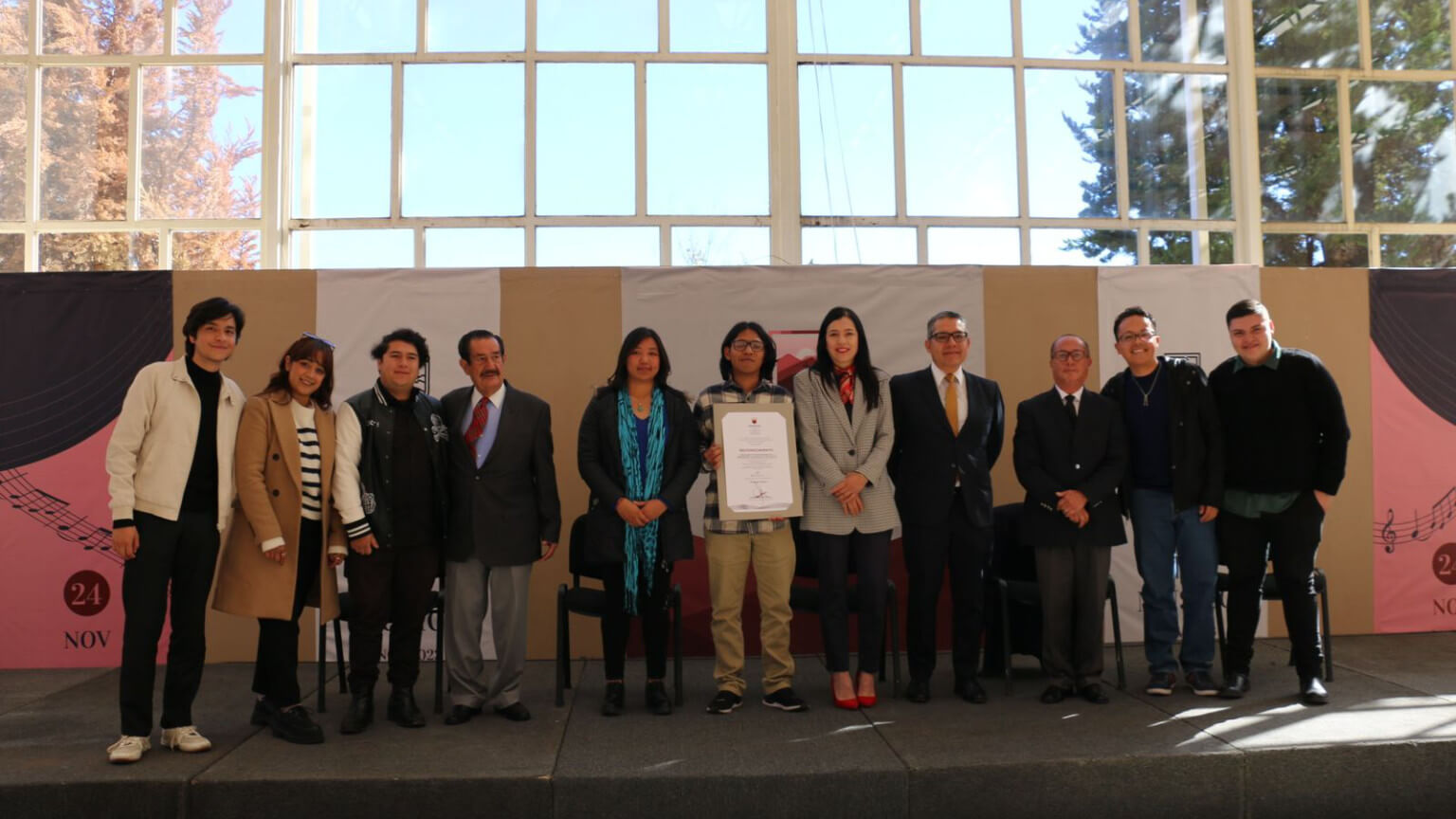 La directora del Instituto Zacatecano de Cultura distinguió a hombres y mujeres por años de trayectoria y por destacar en el ámbito, dentro y fuera del país