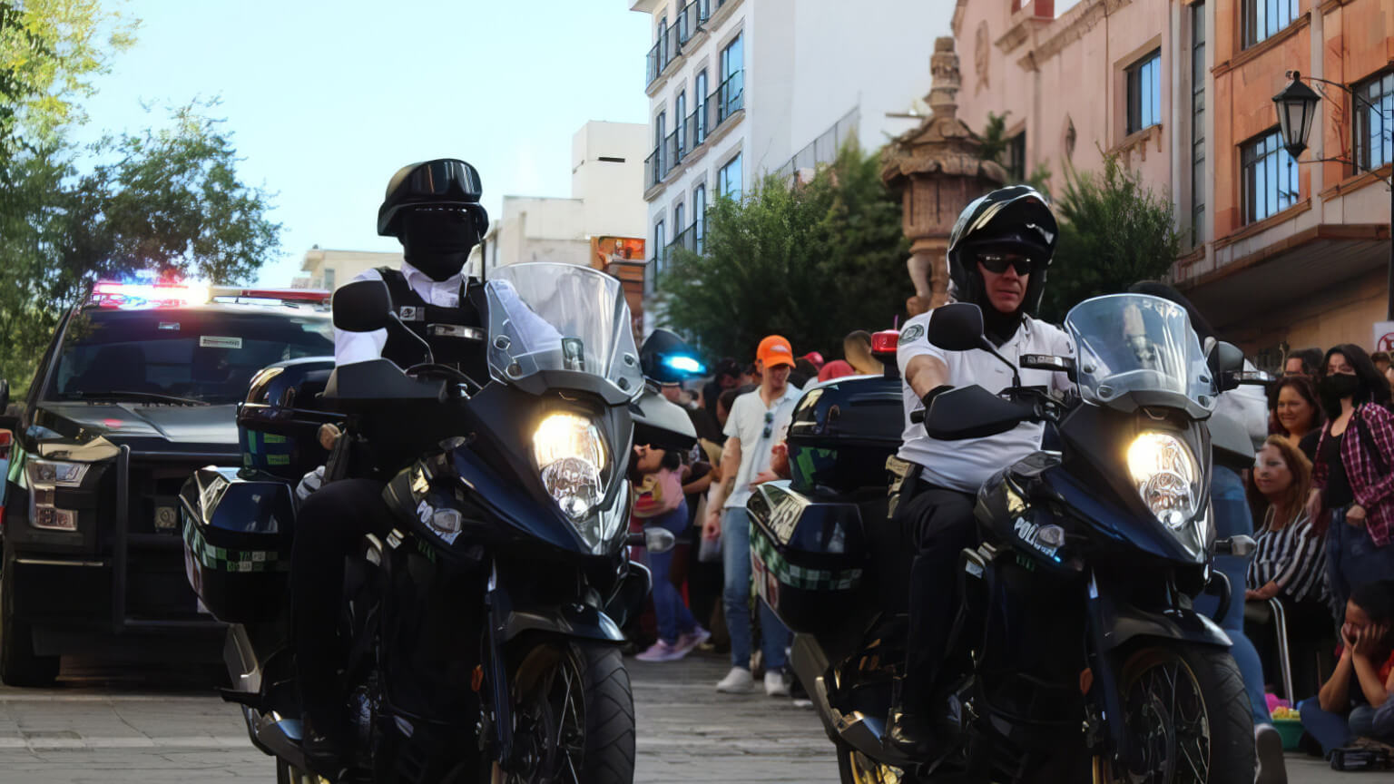 Autoridades de vialidad piden a peatones y conductores seguir indicaciones viales durante el Festival Cultural