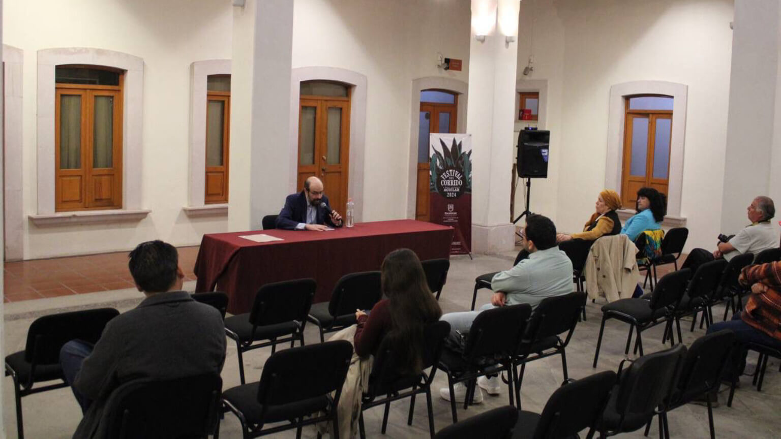 Díaz-Santana Garza ofreció una profunda inmersión en el fenómeno de los narcocorridos en Texas