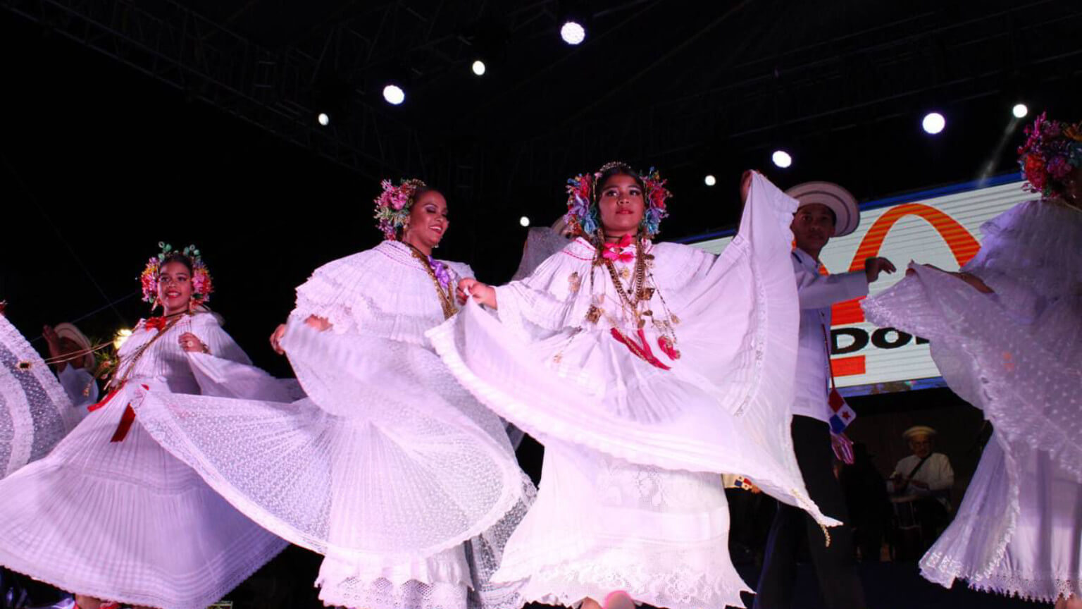 Se disfrutaron las danzas y música de Grecia, Panamá y más en el Festival Zacatecas del Folclor Internacional 2024